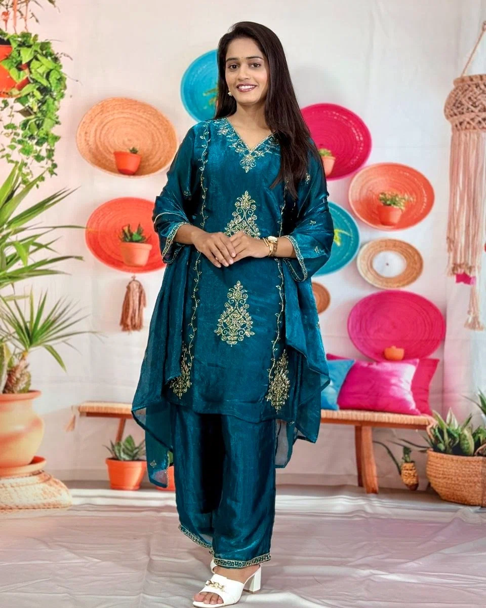 00000392-PHOTO-2026-10-03-22-37-39 RO19535 Fandy 3 Piece Embroidered Suit Set - Image 1